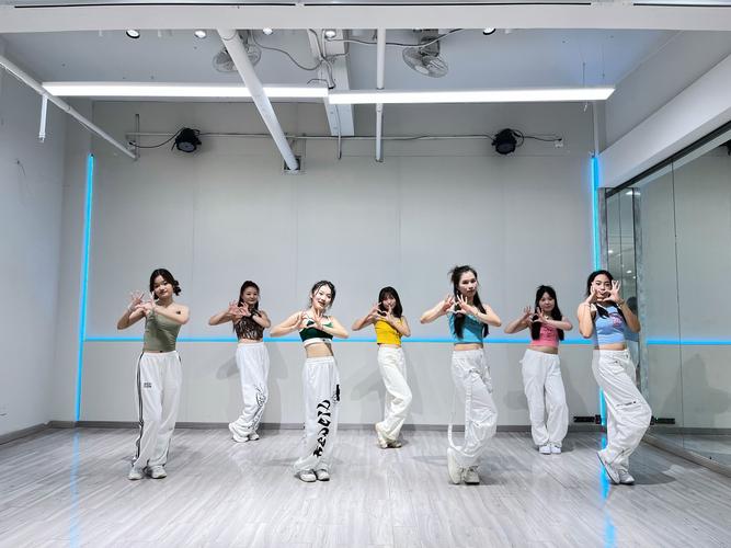 爵士舞基本功动脖子,爵士舞动脖子两边动不了-第2张图片-无暮网 爵士舞基本功动脖子,爵士舞动脖子两边动不了-第2张图片-无暮网
