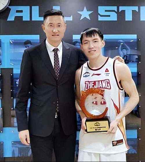 cba吴前的父亲叫什么,cba吴前家庭背景