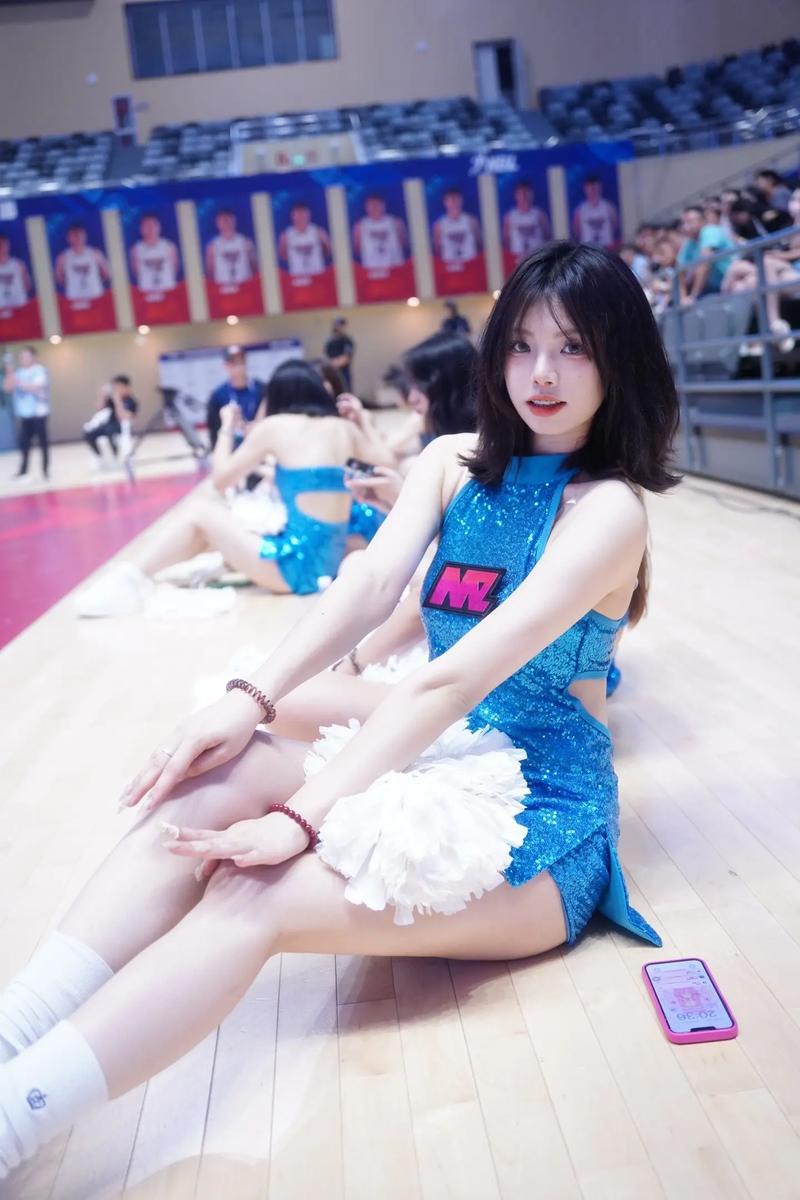 nba球队老板玩啦啦队（nba球星和啦啦队）-第5张图片-无暮网